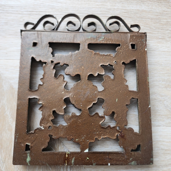 Beautiful Antique Ornate Gold / Green Plaster Wall Decor - Picture 4 of 10